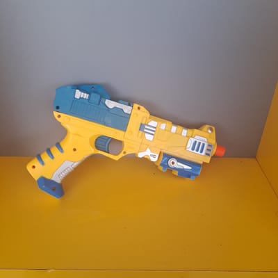 PISTOLA DE BRINQUEDO