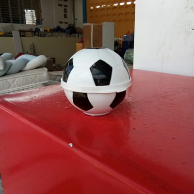 POTE EM FORMATO DE BOLA DE FUTEBOL