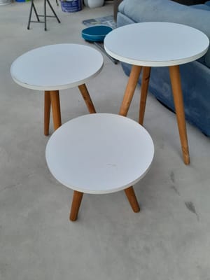 TRIO DE MESAS DE CANTO