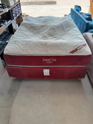CAMA BOX COM COLCHÃO DE CASAL