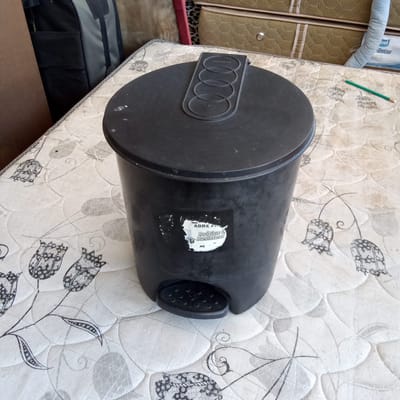 LIXEIRO PRETO