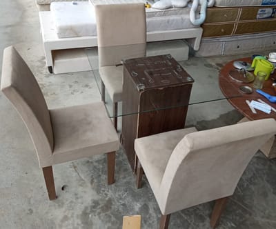 MESA COM CADEIRAS